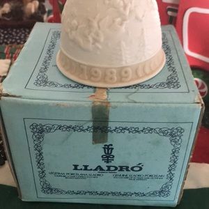 1889 Lladro Bell